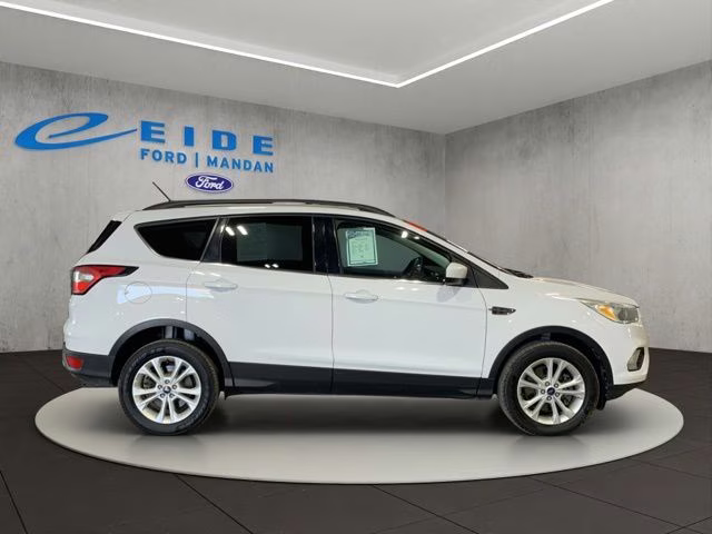 2018 Oxford White Ford Escape SE 4X4 SUV