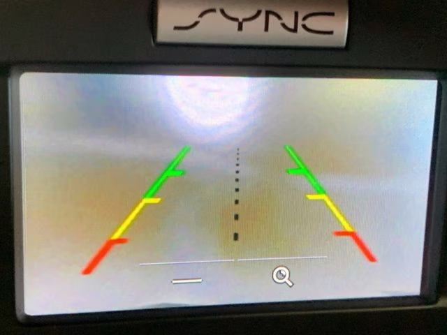 2018 Oxford White Ford Escape SE 4X4 SUV