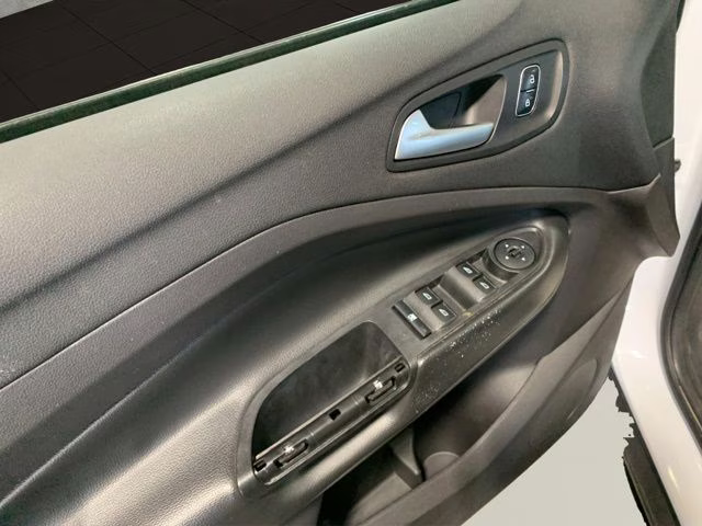 2018 Oxford White Ford Escape SE 4X4 SUV