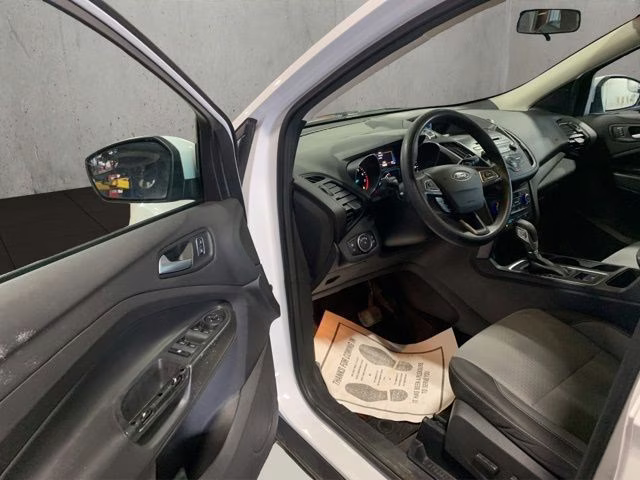 2018 Oxford White Ford Escape SE 4X4 SUV