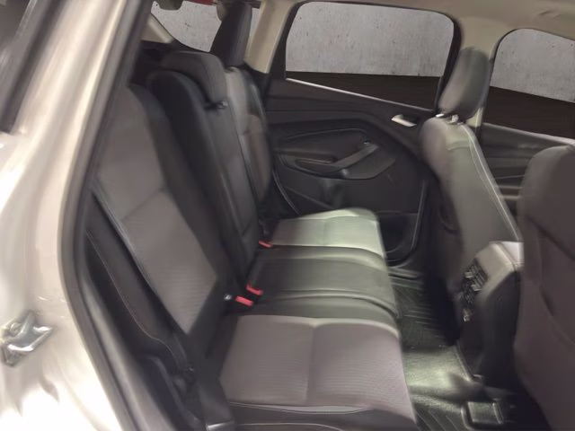 2018 Oxford White Ford Escape SE 4X4 SUV