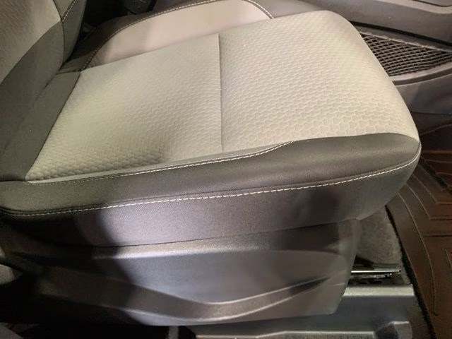 2018 Oxford White Ford Escape SE 4X4 SUV