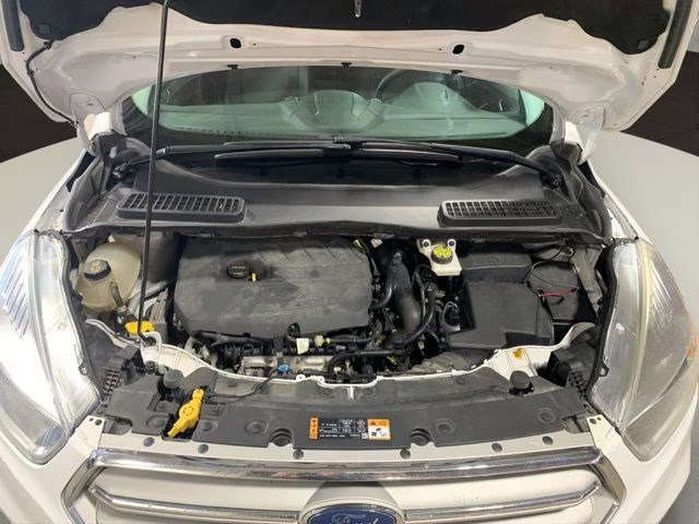 2018 Oxford White Ford Escape SE 4X4 SUV