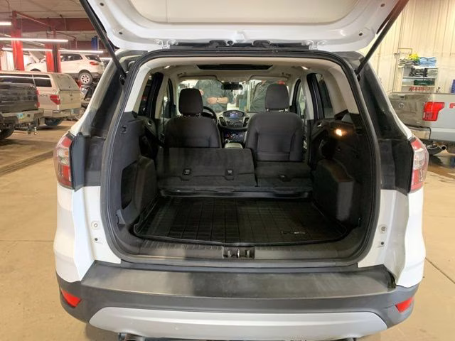 2018 Oxford White Ford Escape SE 4X4 SUV