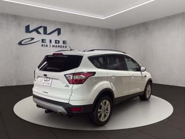2018 Oxford White Ford Escape SE 4X4 SUV