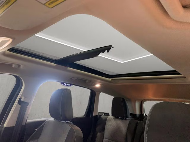 2018 Oxford White Ford Escape SE 4X4 SUV