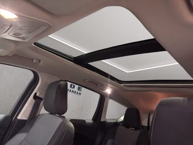 2018 Oxford White Ford Escape SE 4X4 SUV