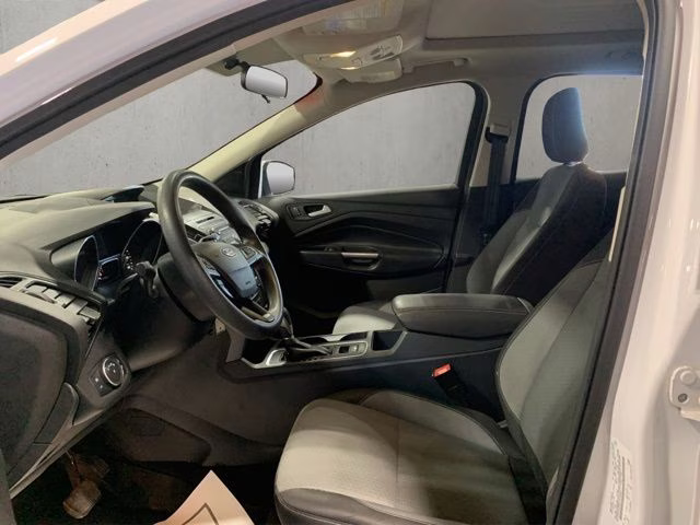 2018 Oxford White Ford Escape SE 4X4 SUV