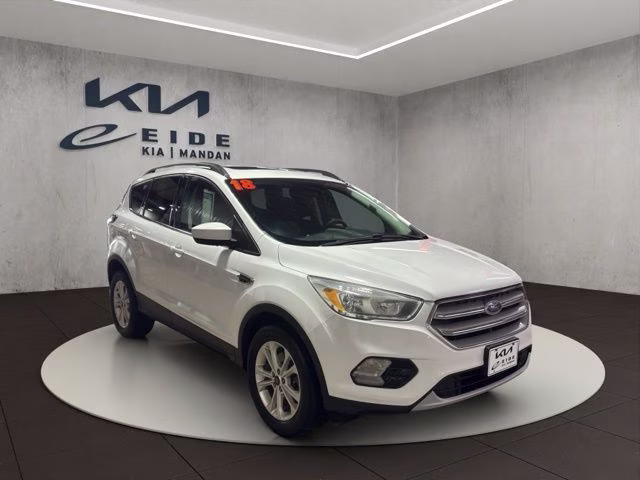 2018 Oxford White Ford Escape SE 4X4 SUV