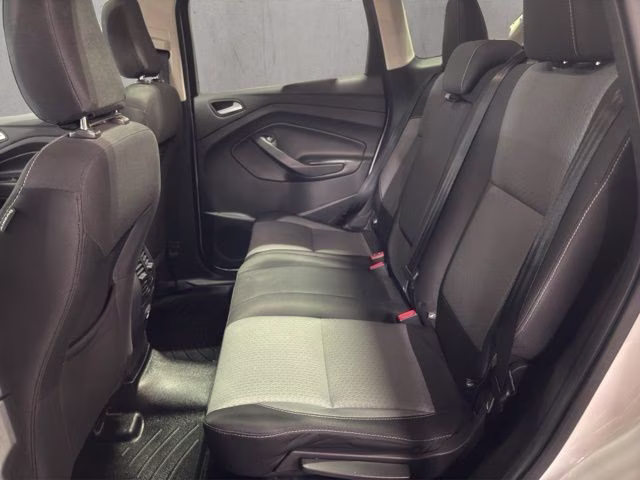 2018 Oxford White Ford Escape SE 4X4 SUV