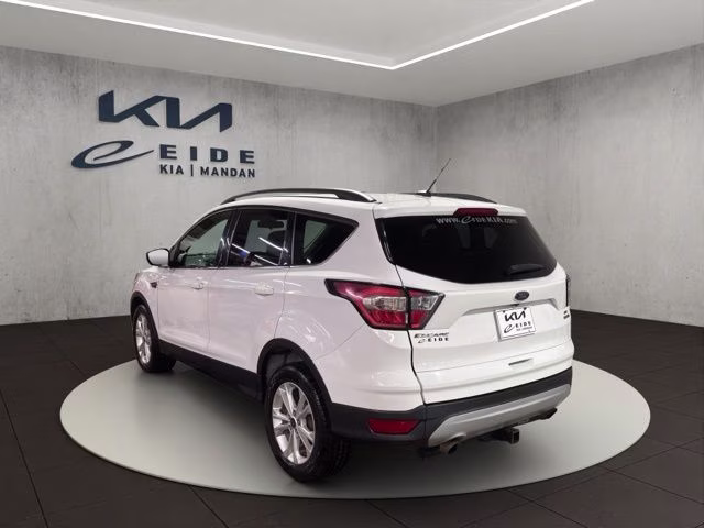 2018 Oxford White Ford Escape SE 4X4 SUV