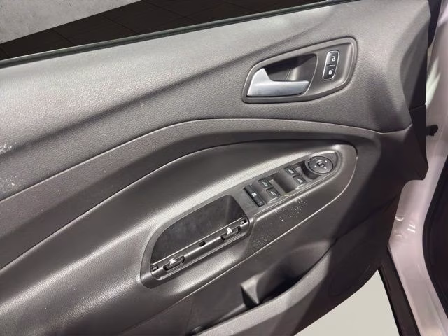2018 Oxford White Ford Escape SE 4X4 SUV