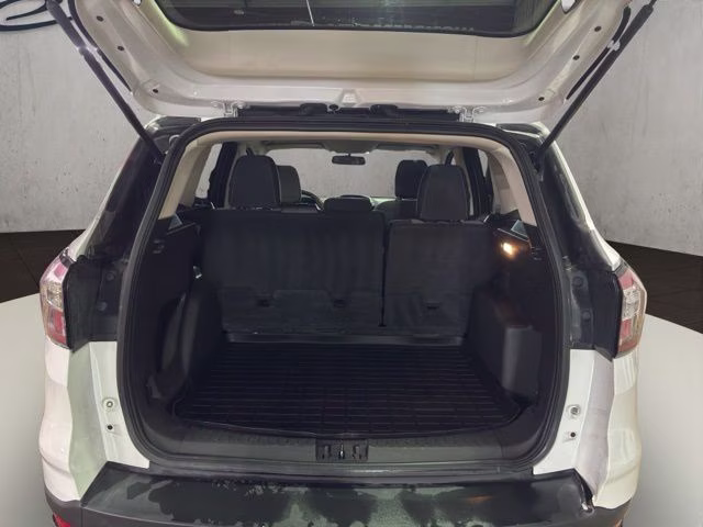 2018 Oxford White Ford Escape SE 4X4 SUV