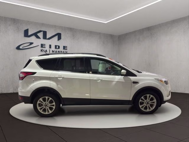 2018 Oxford White Ford Escape SE 4X4 SUV