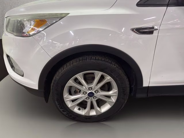 2018 Oxford White Ford Escape SE 4X4 SUV