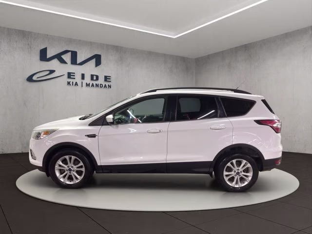 2018 Oxford White Ford Escape SE 4X4 SUV