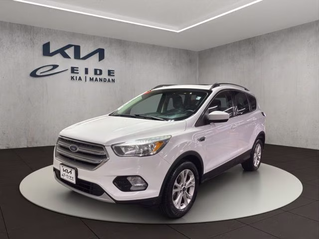 2018 Oxford White Ford Escape SE 4X4 SUV