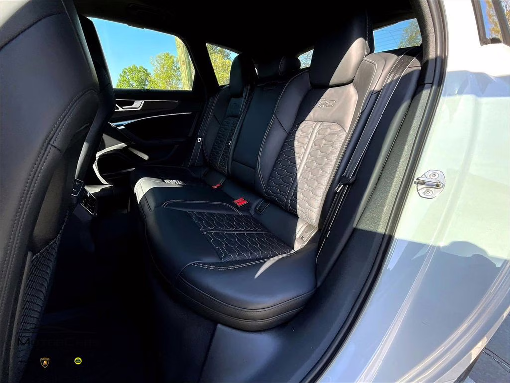 2022 Glacier White Metallic Audi RS 6 4.2 Carbon Optic and RS Design Package AWD Crossover
