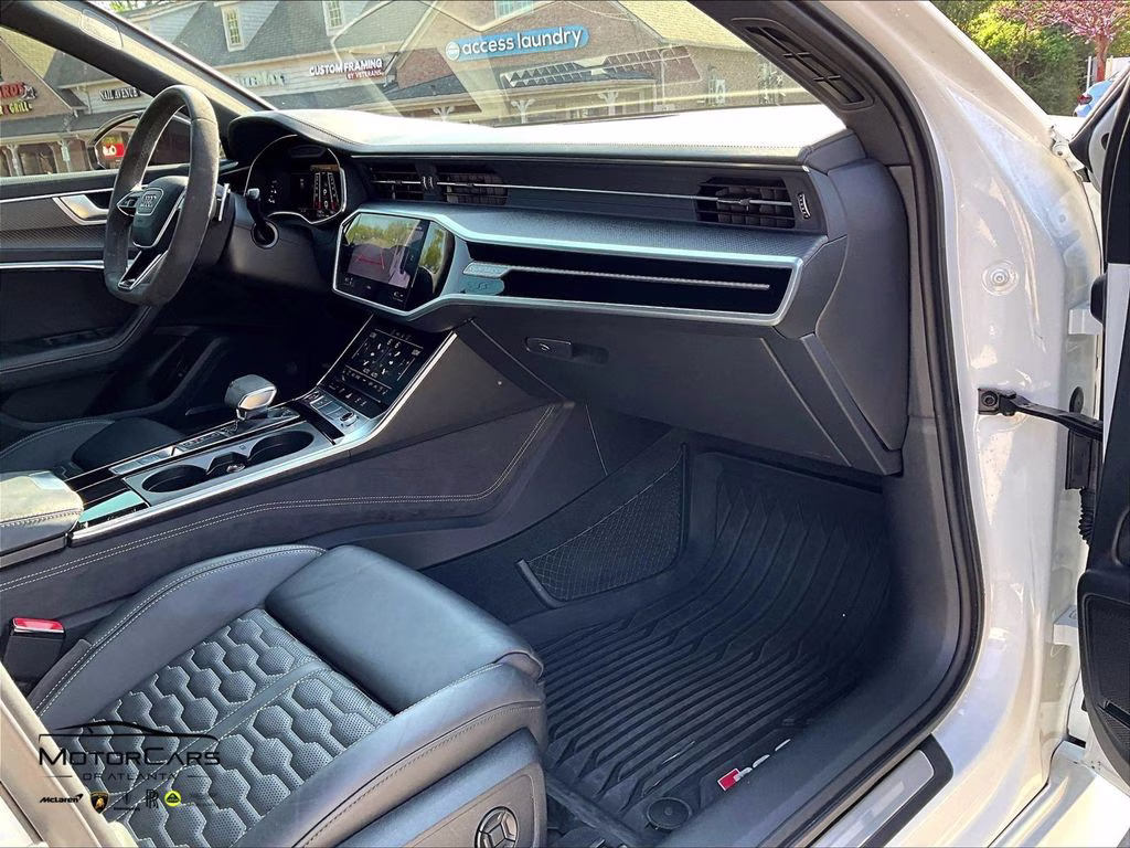 2022 Glacier White Metallic Audi RS 6 4.2 quattro AWD Crossover