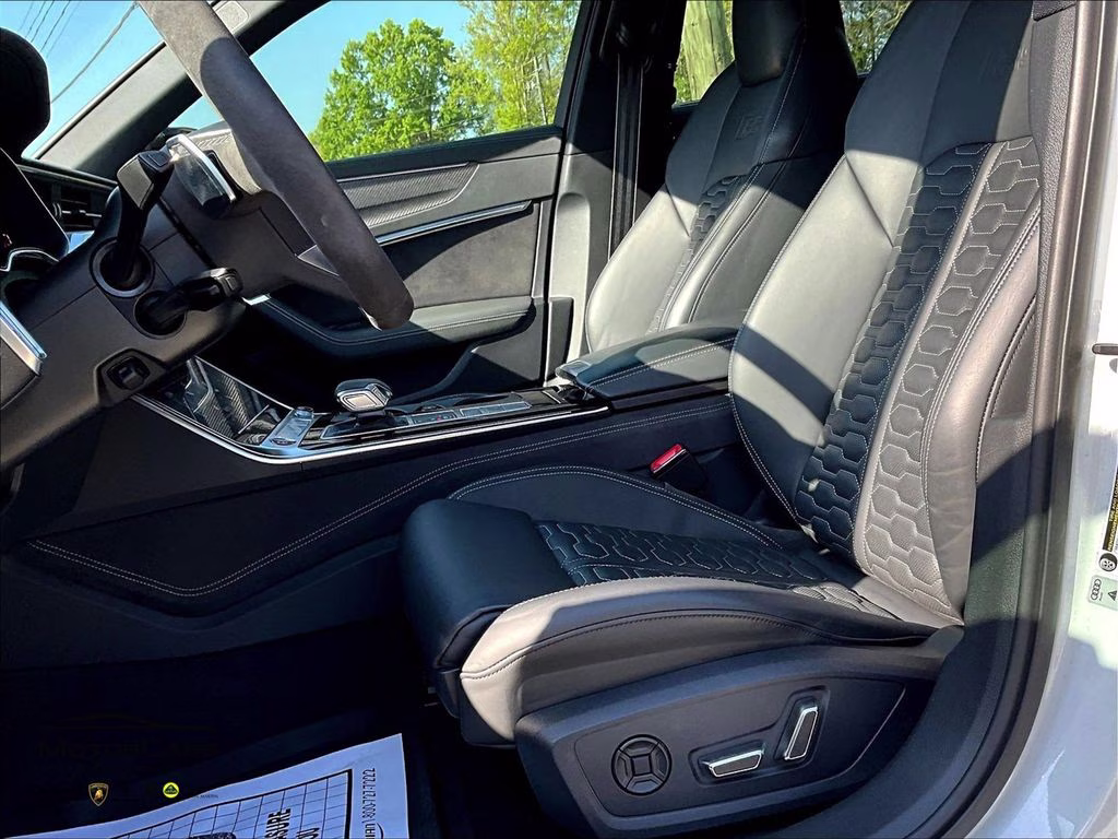 2022 Glacier White Metallic Audi RS 6 4.2 quattro AWD Crossover