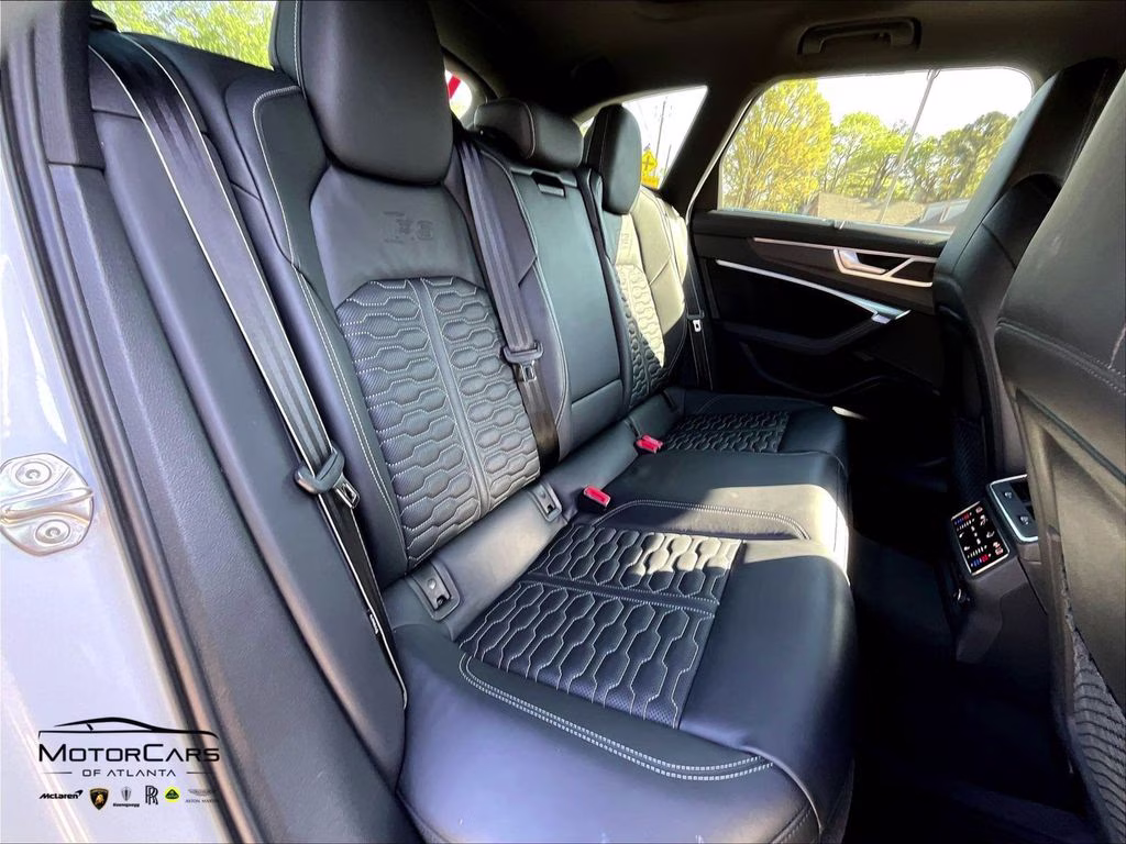2022 Glacier White Metallic Audi RS 6 4.2 quattro AWD Crossover