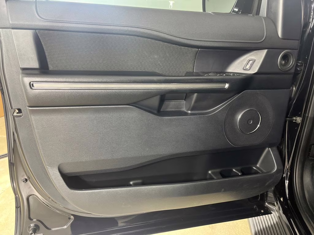 2019 Black Metallic Ford Expedition XLT 4X4 SUV