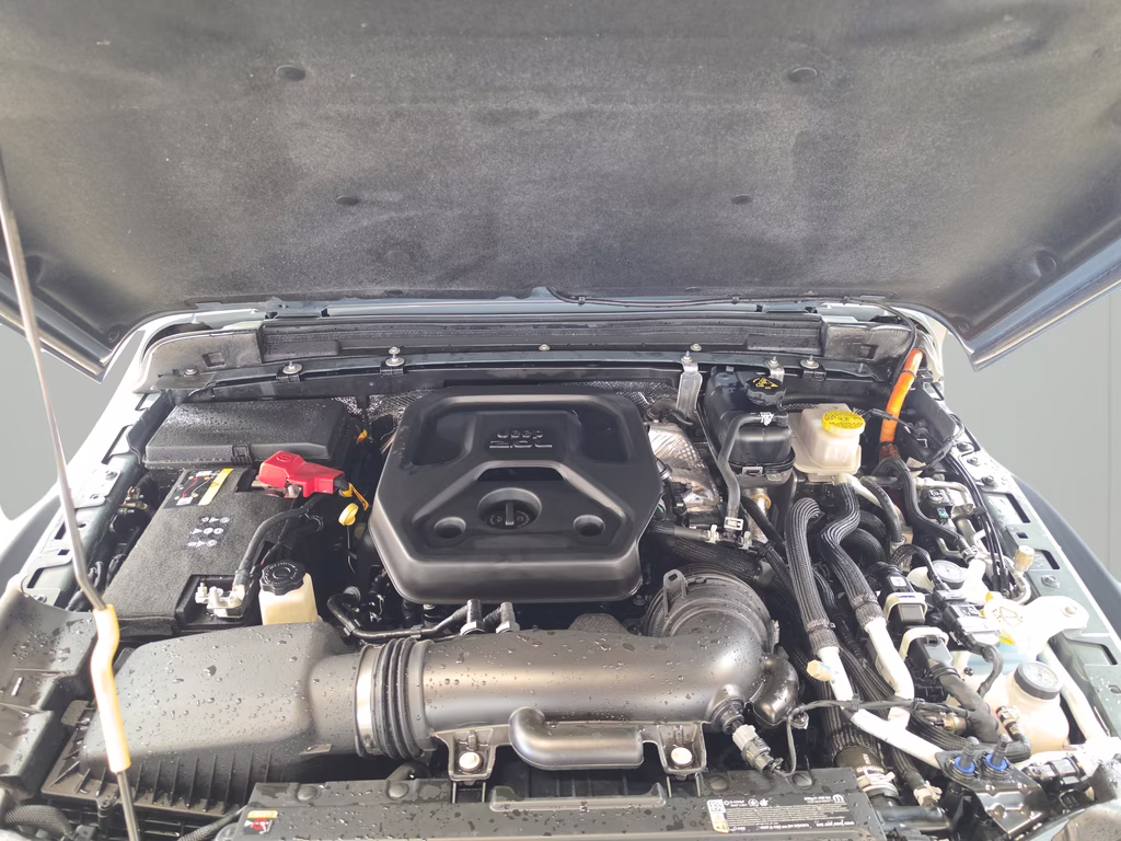 2025 Anvil Clear Coat Jeep Wrangler 4xe Willys 4X4 SUV