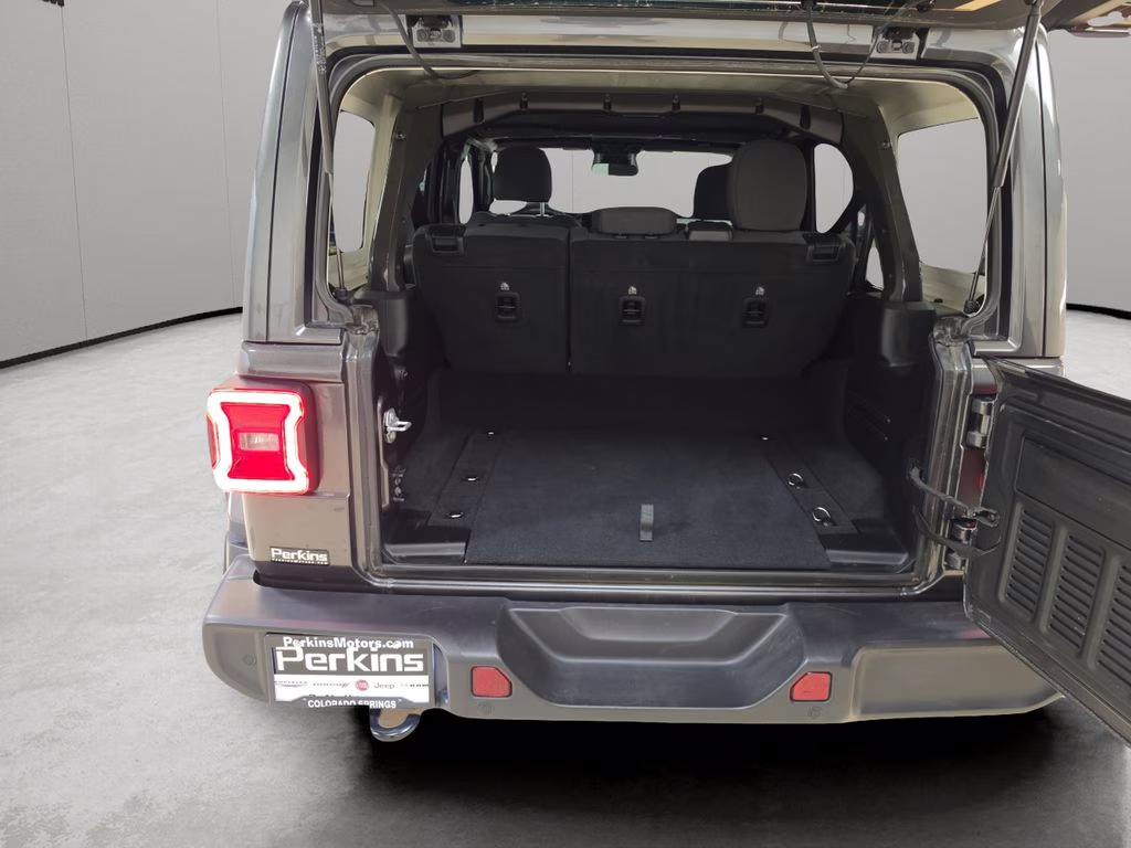 2025 Granite Crystal Metallic Clearcoat Jeep Wrangler 4xe Sahara 4X4 SUV