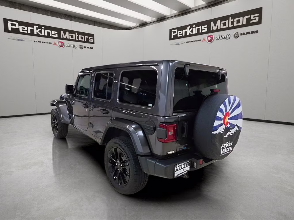 2025 Granite Crystal Metallic Clearcoat Jeep Wrangler 4xe Sahara 4X4 SUV