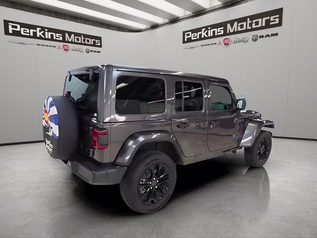 2025 Granite Crystal Metallic Clearcoat Jeep Wrangler 4xe Sahara 4X4 SUV