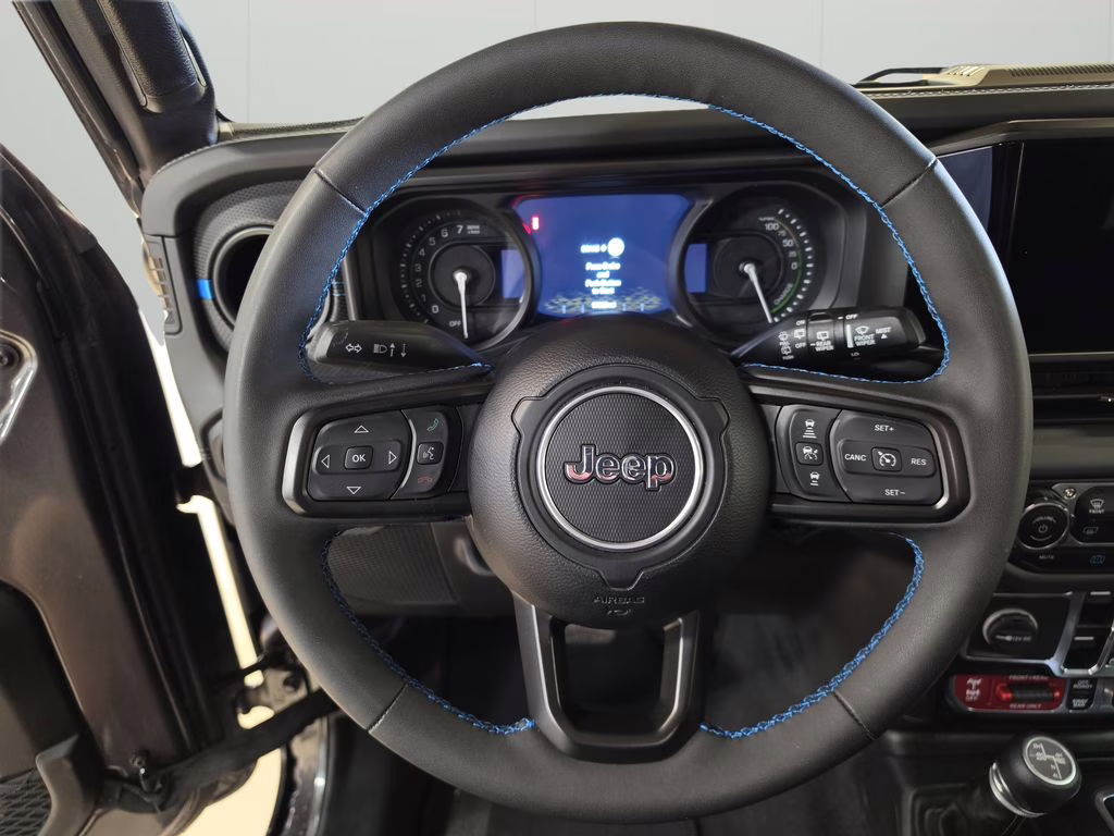 2025 Granite Crystal Metallic Clearcoat Jeep Wrangler 4xe Rubicon 4X4 SUV