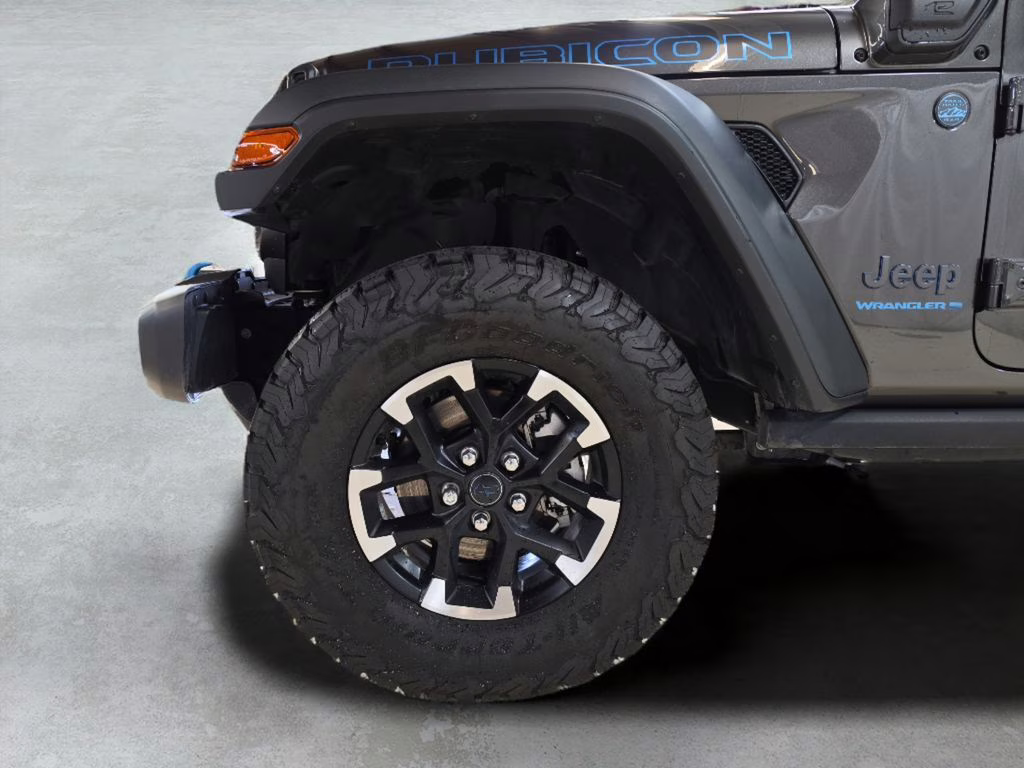 2025 Granite Crystal Metallic Clearcoat Jeep Wrangler 4xe Rubicon 4X4 SUV