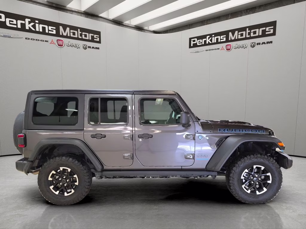 2025 Granite Crystal Metallic Clearcoat Jeep Wrangler 4xe Rubicon 4X4 SUV