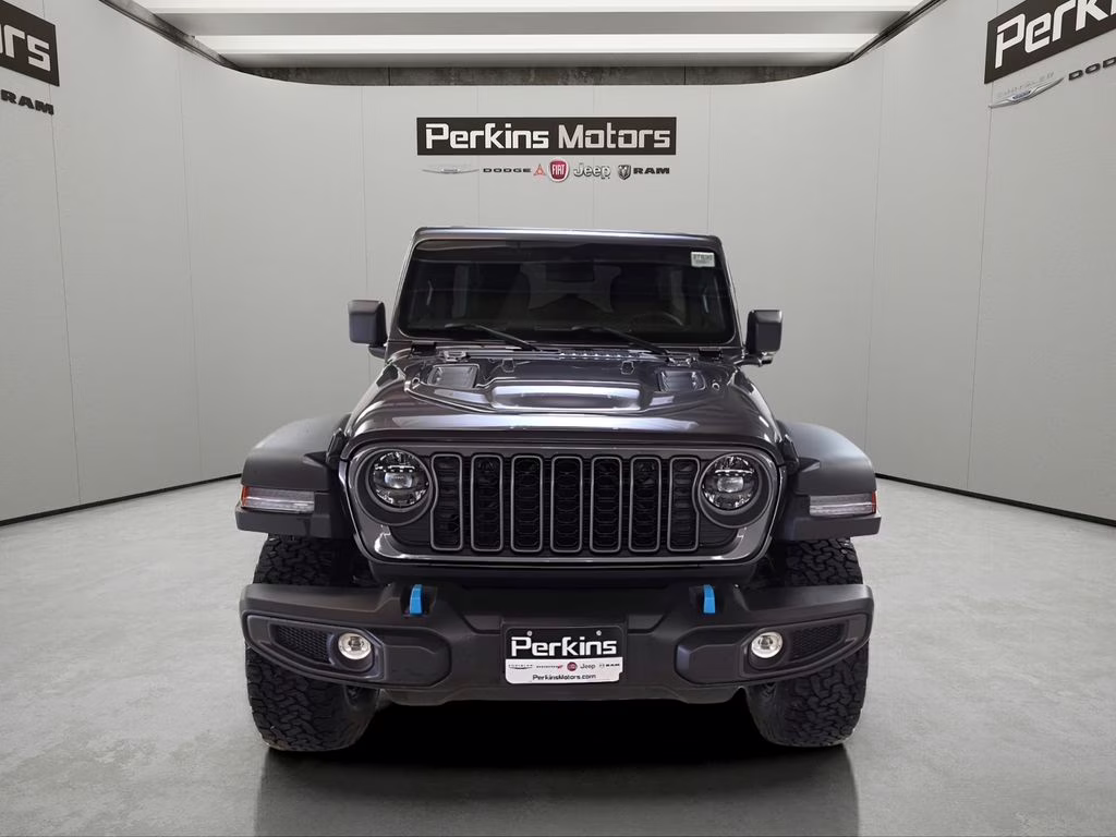 2025 Granite Crystal Metallic Clearcoat Jeep Wrangler 4xe Rubicon 4X4 SUV