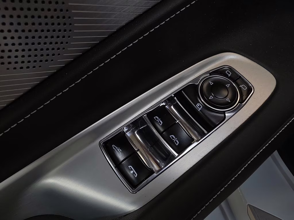 2020 Ceramic Matrix Gray Metallic Chevrolet Corvette Stingray RWD Convertible