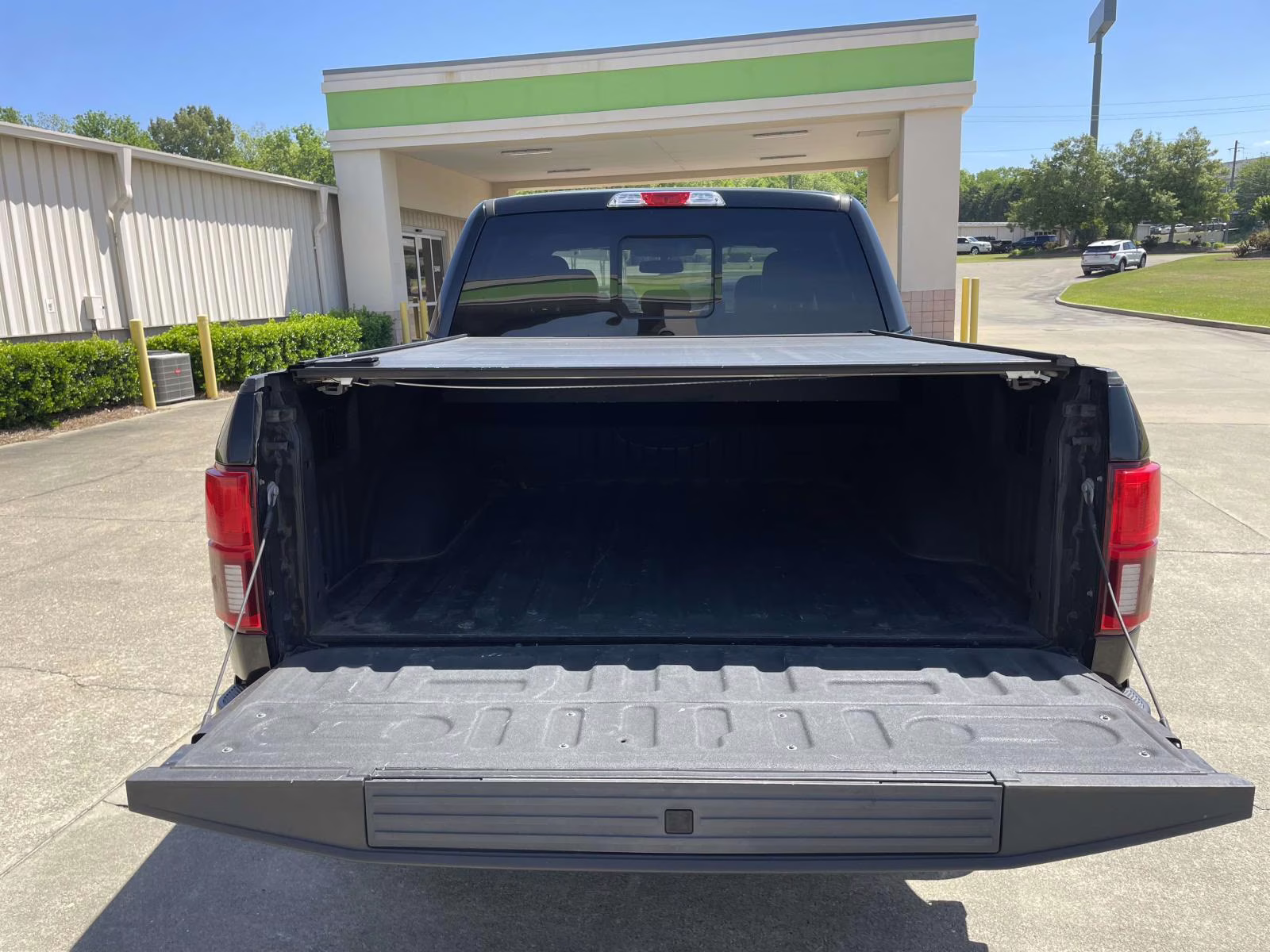 2019 Agate Black Metallic Ford F-150 Lariat 4X4 Truck