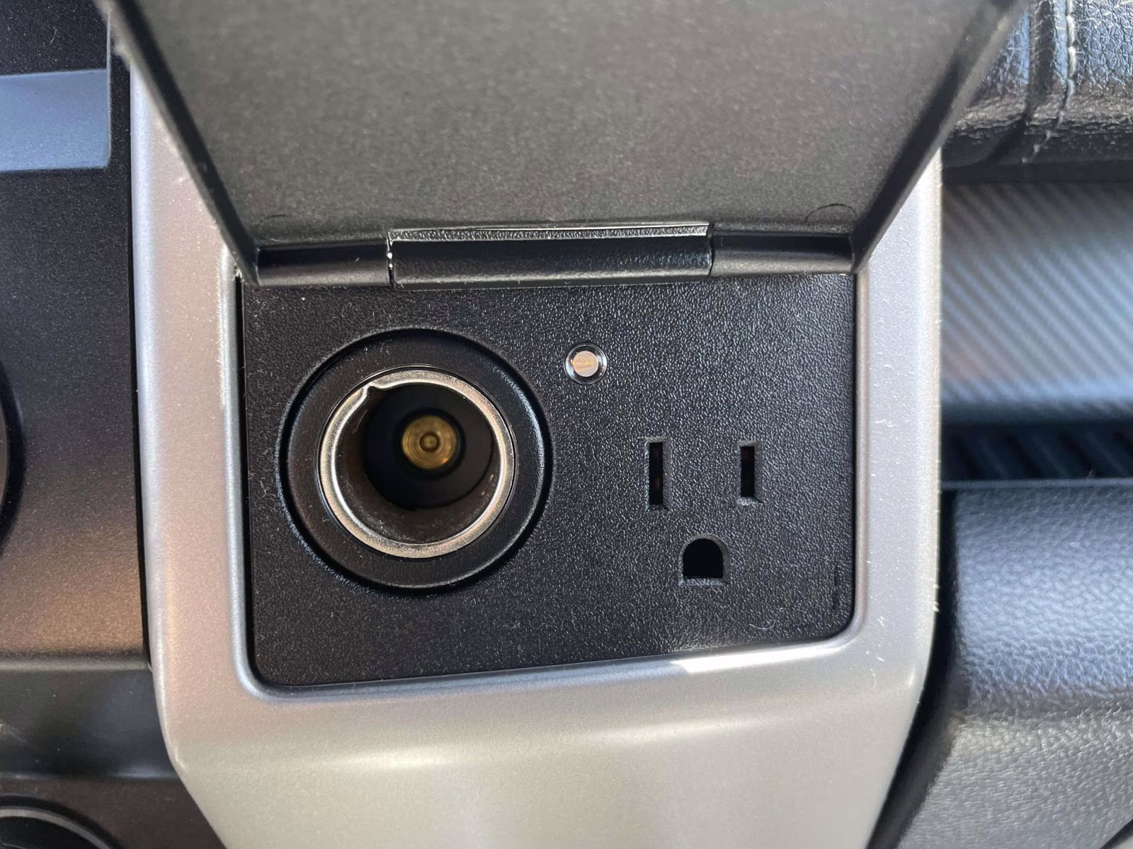 2019 Agate Black Metallic Ford F-150 Lariat 4X4 Truck