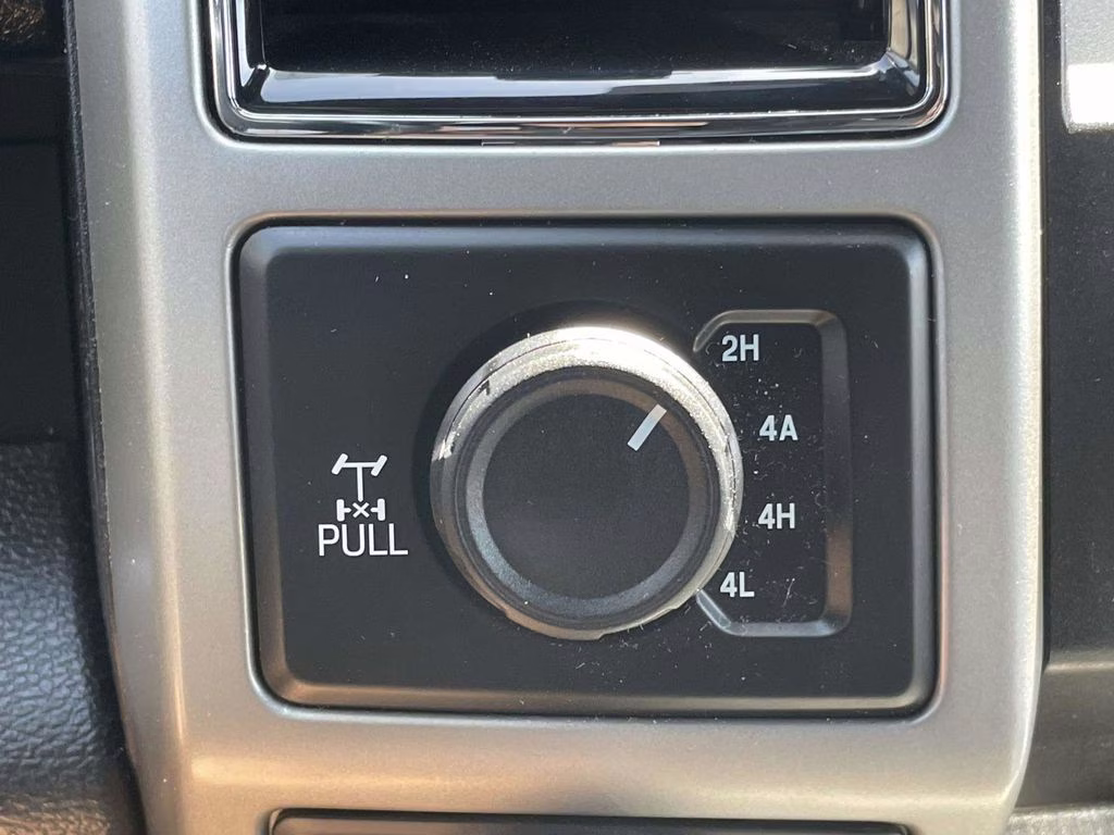 2019 Agate Black Metallic Ford F-150 Lariat 4X4 Truck