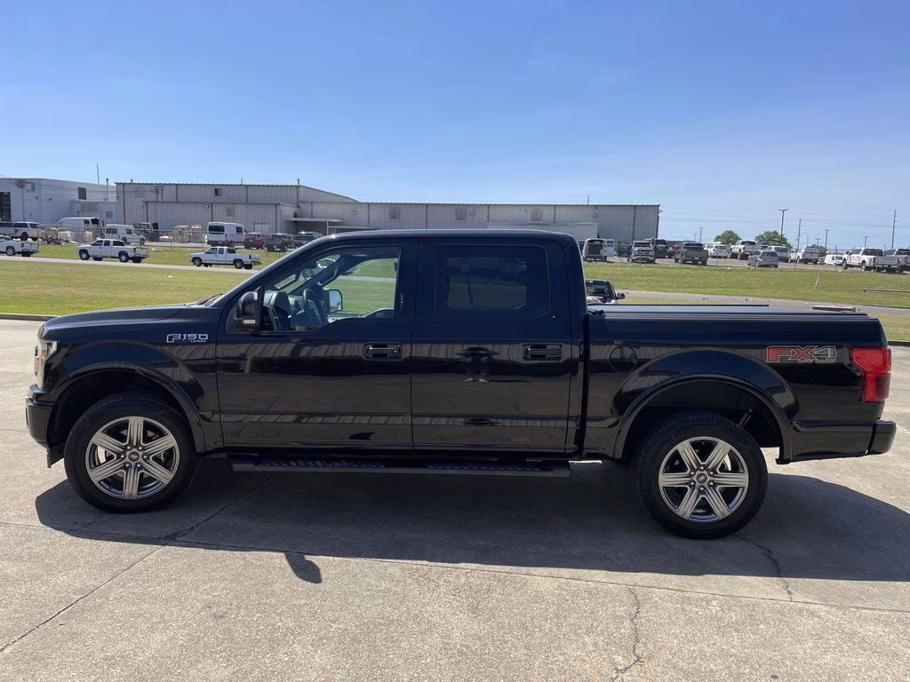 2019 Agate Black Metallic Ford F-150 Lariat 4X4 Truck