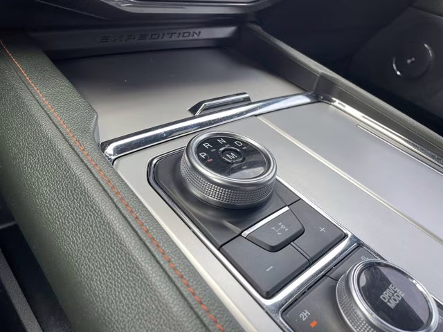 2022 White Metallic Ford Expedition Timberline 4X4 SUV