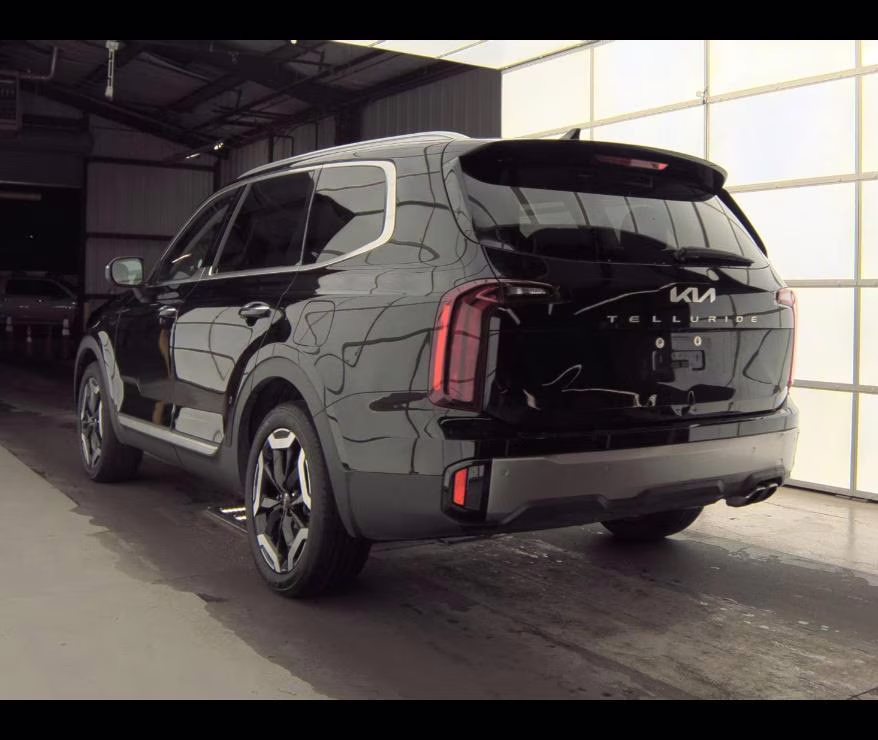 2025 Ebony Black Kia Telluride S FWD SUV