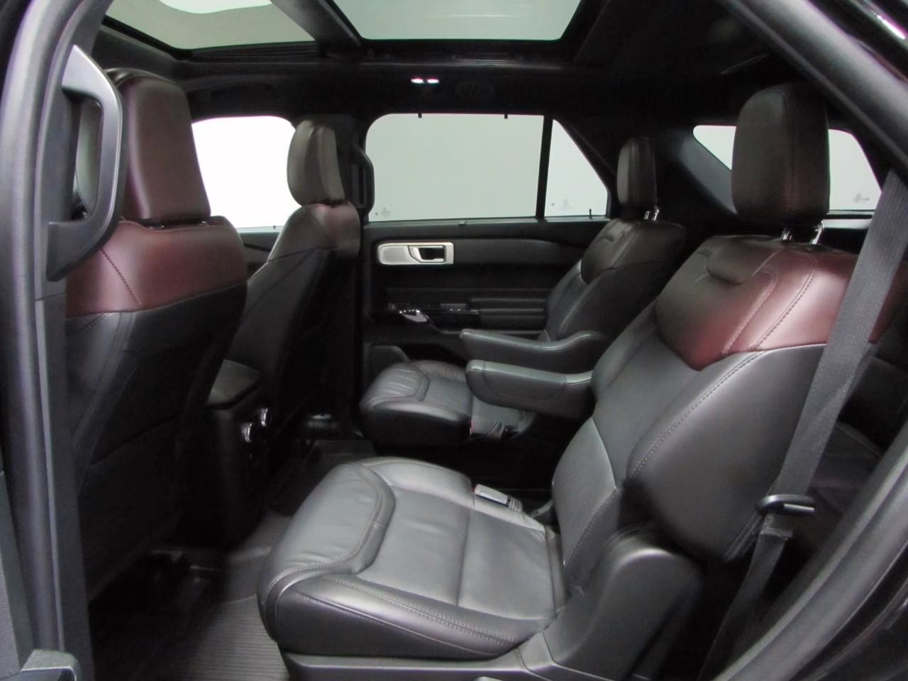 2022 Agate Black Metallic Ford Explorer Platinum 4X4 SUV
