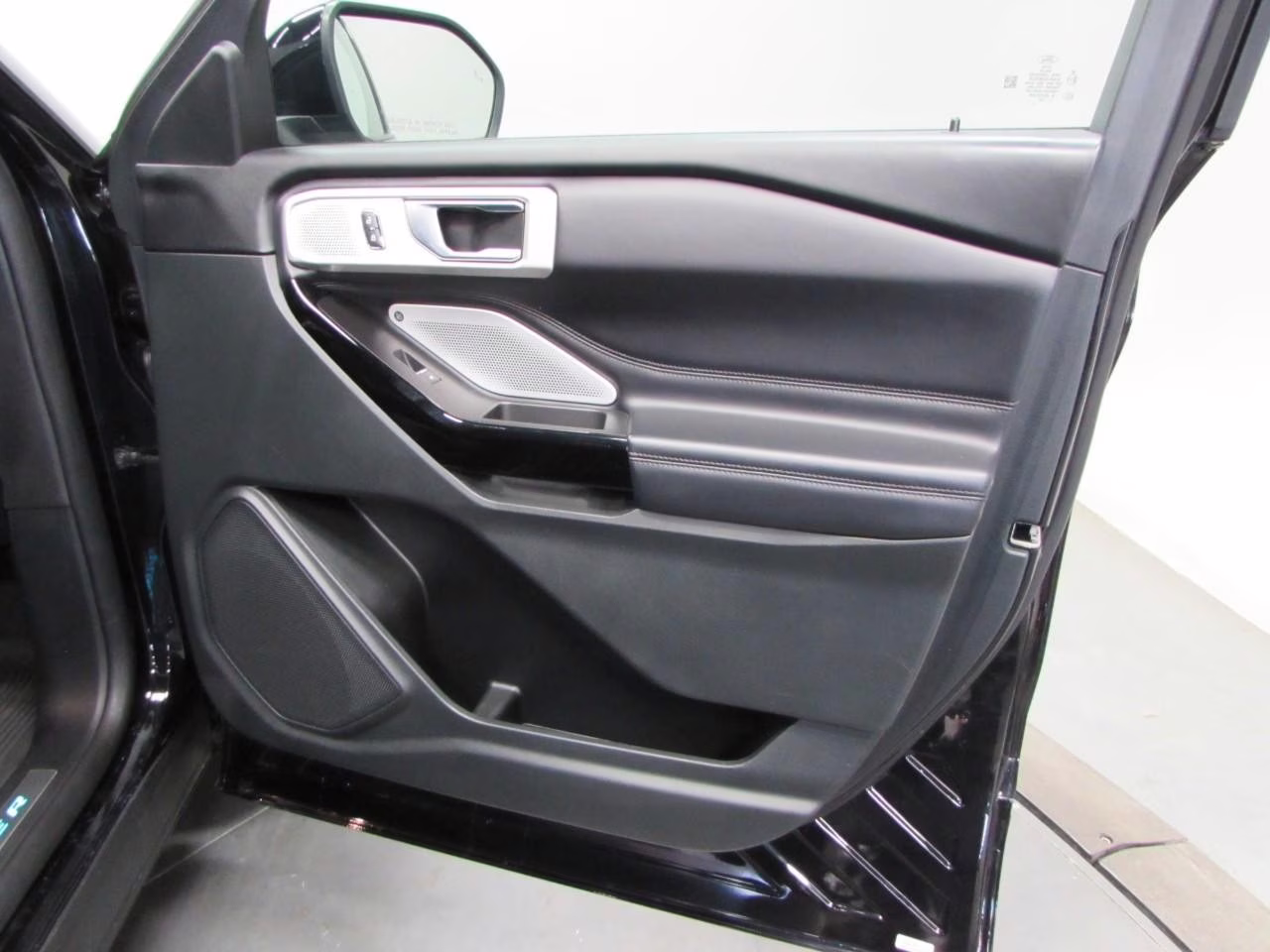 2022 Agate Black Metallic Ford Explorer Platinum 4X4 SUV