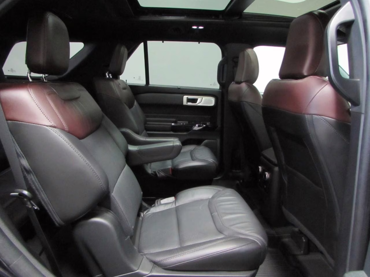 2022 Agate Black Metallic Ford Explorer Platinum 4X4 SUV