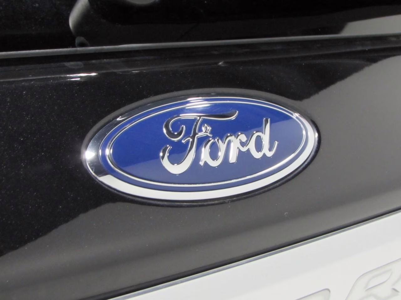 2022 Agate Black Metallic Ford Explorer Platinum 4X4 SUV