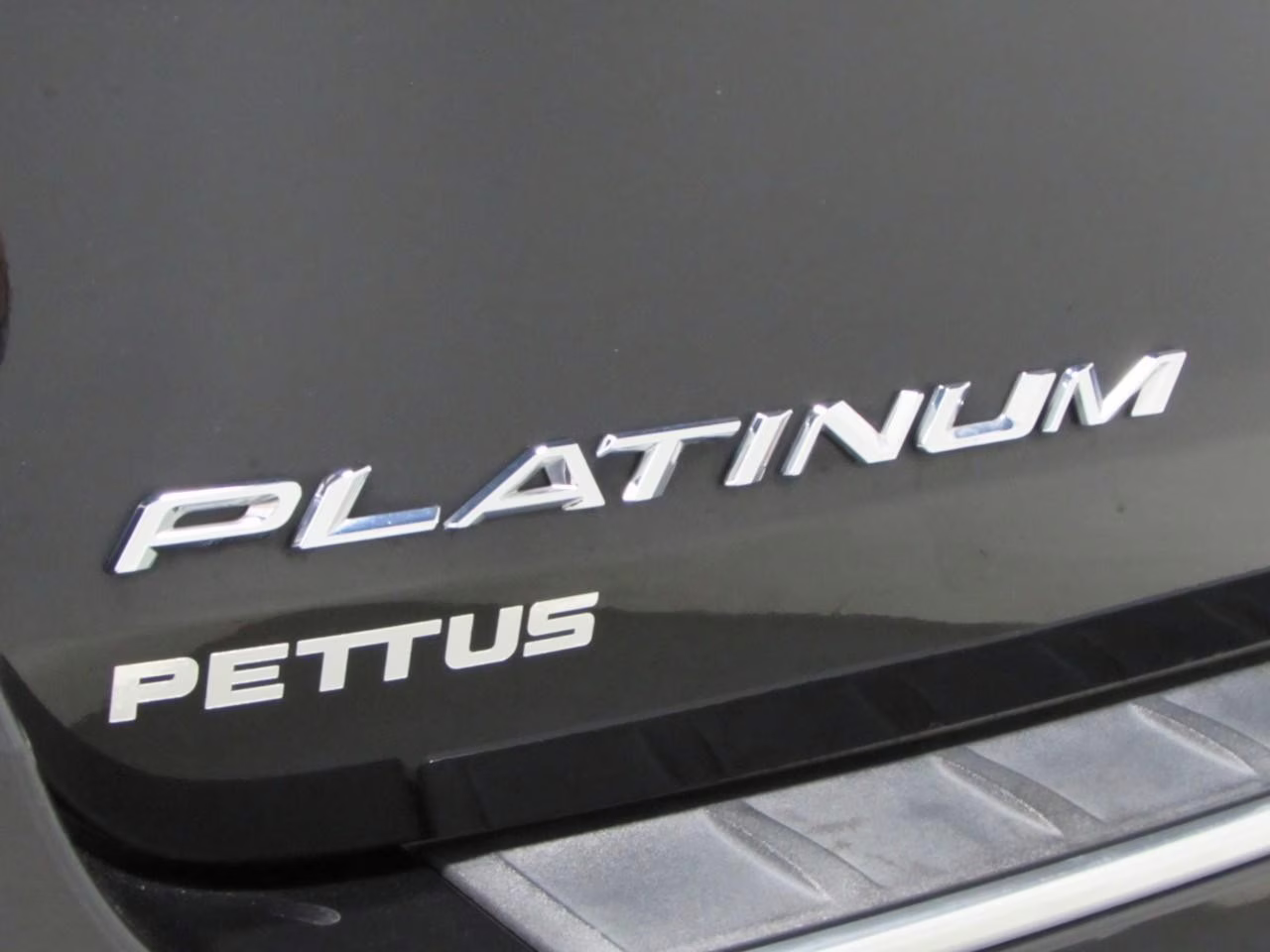2022 Agate Black Metallic Ford Explorer Platinum 4X4 SUV