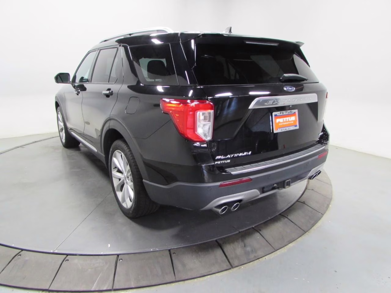 2022 Agate Black Metallic Ford Explorer Platinum 4X4 SUV