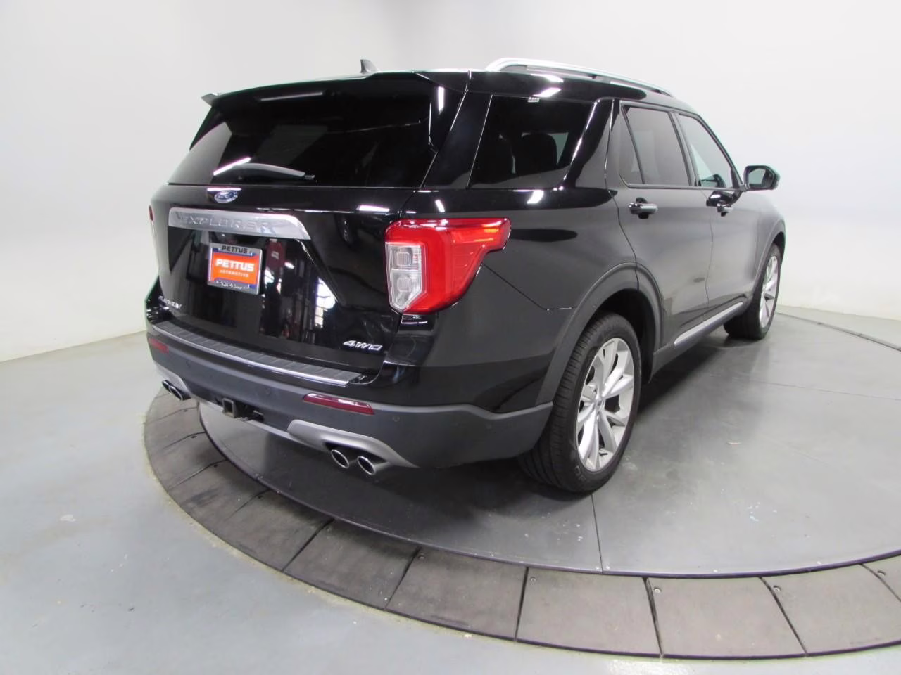 2022 Agate Black Metallic Ford Explorer Platinum 4X4 SUV