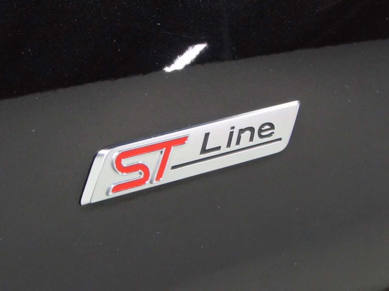 2024 Agate Black Metallic Ford Escape ST-Line Select AWD SUV