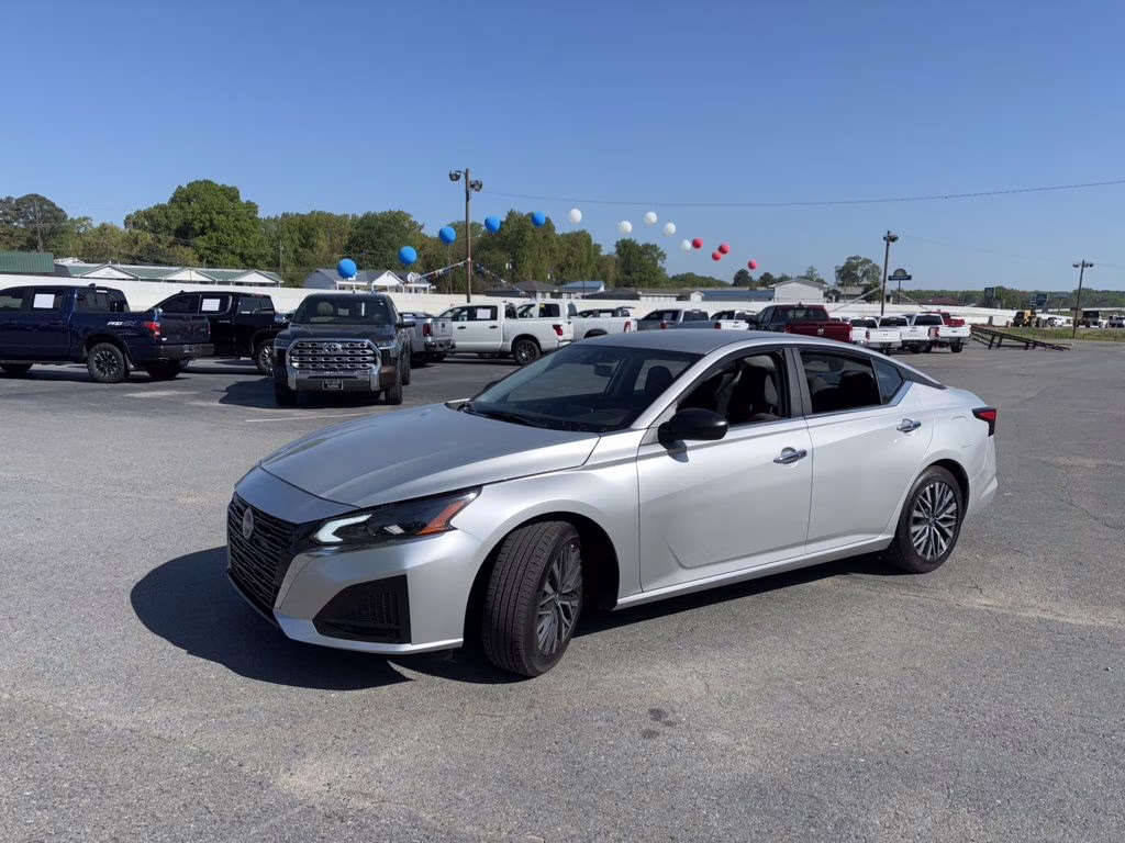 2025 Brilliant Silver Metallic Nissan Altima SV FWD Sedan